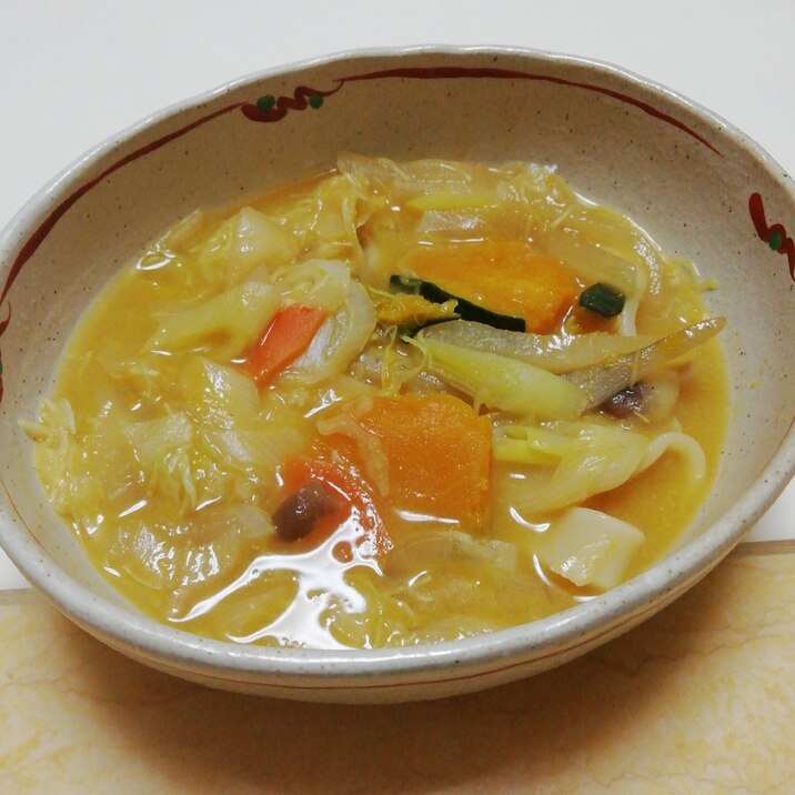 千切り野菜とほっこりかぼちゃのほうとう